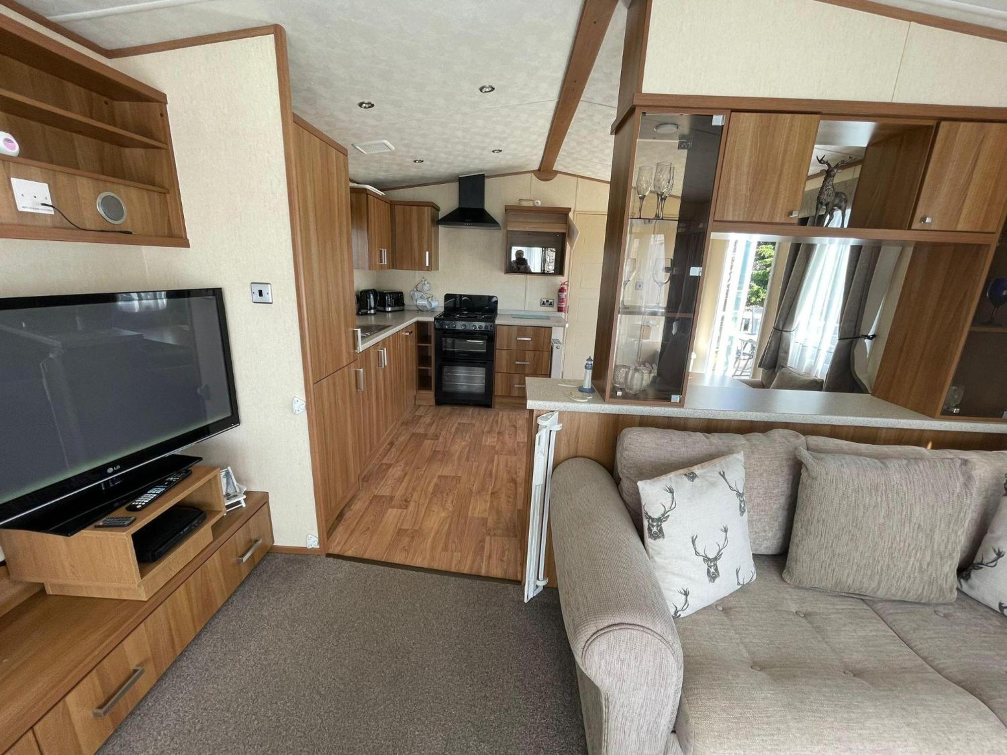 6 Berth Caravan With Decking At Manor Park In Hunstanton Ref 23017H Exterior foto